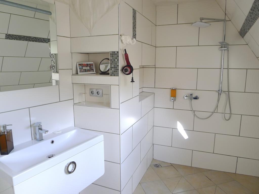 Hotel Karthaeuser Hof Floersheim am Main Экстерьер фото